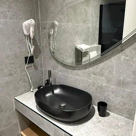 Alva Santorini Dhermi Gjilek